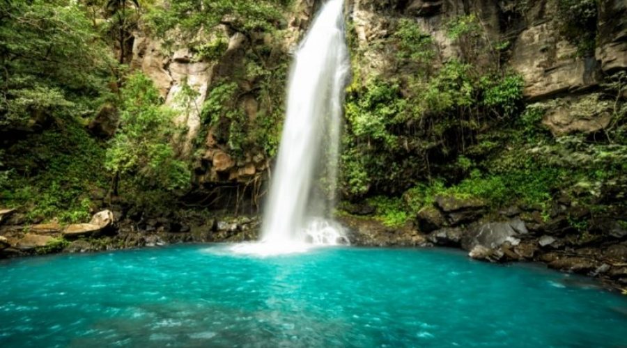 25 Costa Rica Waterfalls + Map (From Famous to Off-beat)