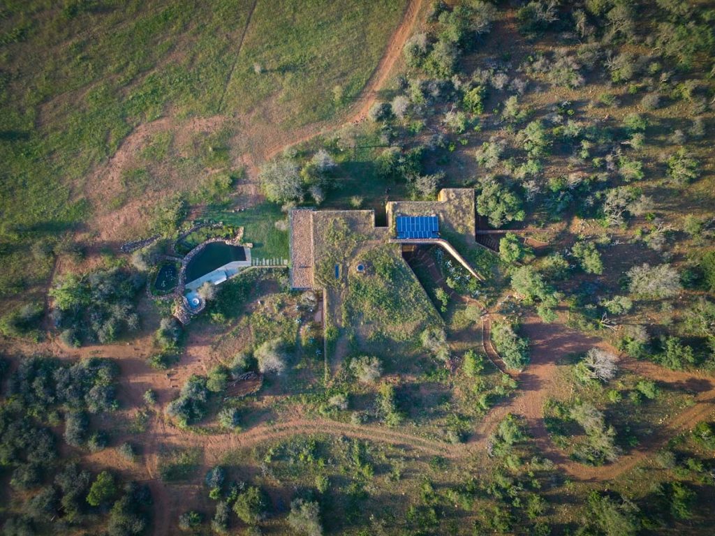 Building from above completely blending in the environment