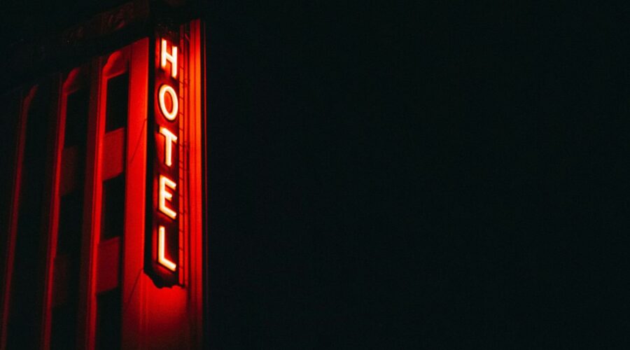 Travelers Revealed 15 Red Flags in Hotels You Should Know