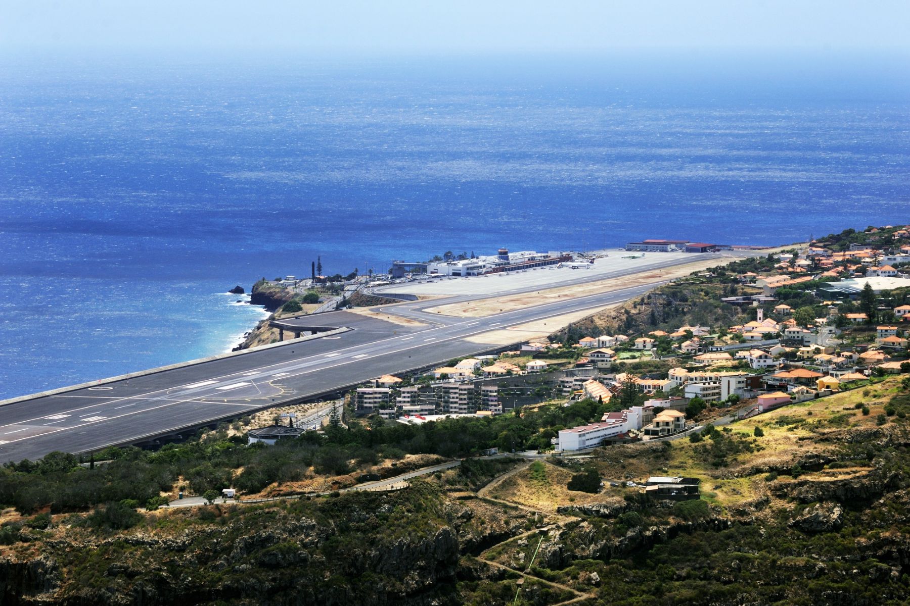 Maderia airport from above